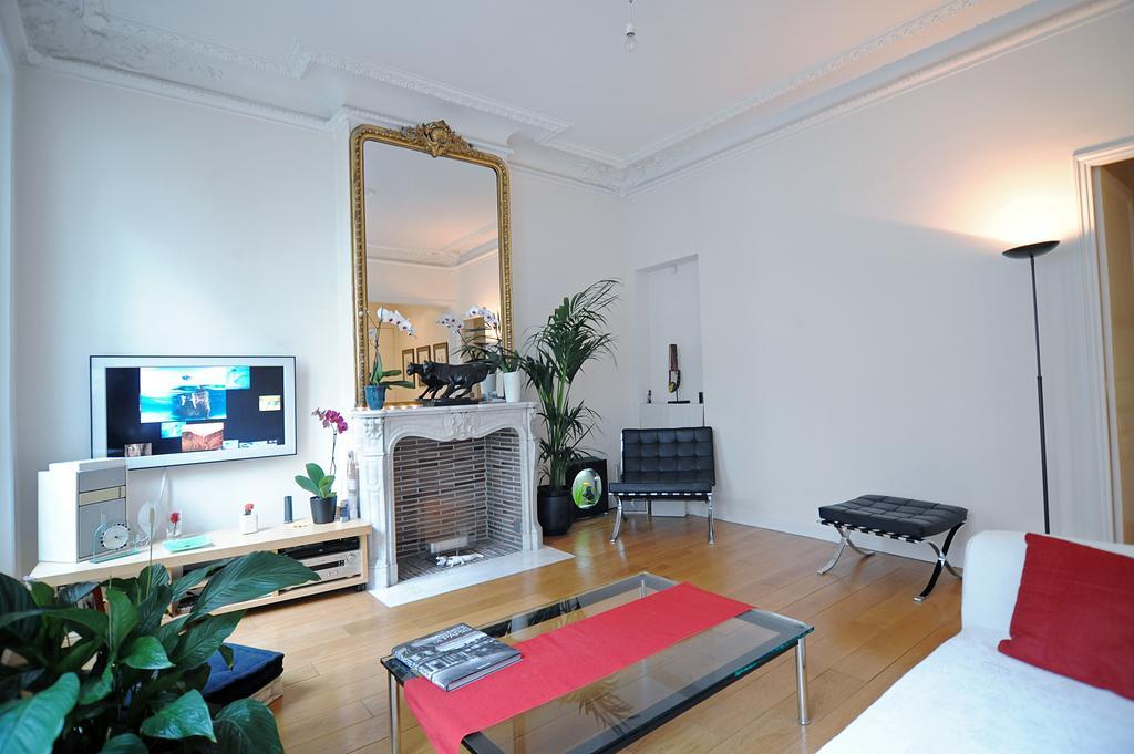 Champs Elysees Homestay - Air Conditioning Párizs Szoba fotó